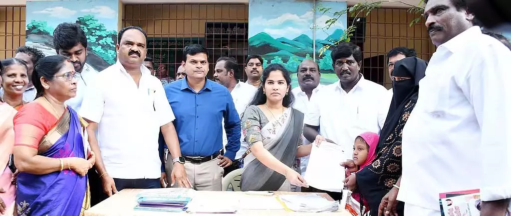 निगम स्कूलों में छात्रों की सहभागिता बढ़ाने के लिए कदम उठाए जाएंगे: Mayor R. Priya निगम स्कूलों में छात्रों की सहभागिता बढ़ाने के लिए कदम उठाए जाएंगे: Mayor R. Priya