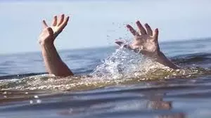 Bihar : नदी नहाने गए बालक की गड्ढे में डूबने से मौत Bihar : नदी नहाने गए बालक की गड्ढे में डूबने से मौत
