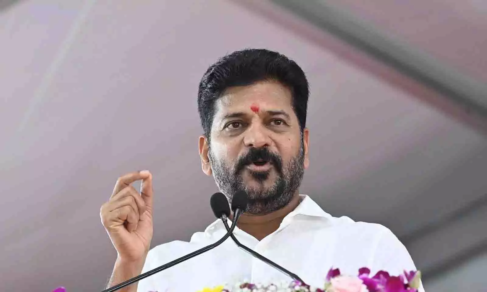 रेवंत ने लॉजिस्टिक मांगों को पूरा करने के लिए RRR के साथ ड्राई पोर्ट पर विचार किया रेवंत ने लॉजिस्टिक मांगों को पूरा करने के लिए RRR के साथ ड्राई पोर्ट पर विचार किया