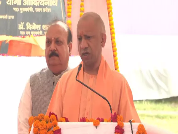 CM Yogi ने दिवंगत लालजी टंडन को उनकी जयंती पर श्रद्धांजलि दी CM Yogi ने दिवंगत लालजी टंडन को उनकी जयंती पर श्रद्धांजलि दी