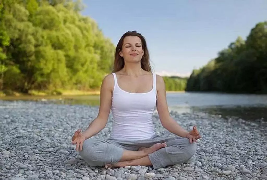Yoga Tips: हर गृहिणी के लिए जरूरी है इन योगासनों का अभ्यास, संपूर्ण फिटनेस में हैं मददगार Yoga Tips: हर गृहिणी के लिए जरूरी है इन योगासनों का अभ्यास, संपूर्ण फिटनेस में हैं मददगार