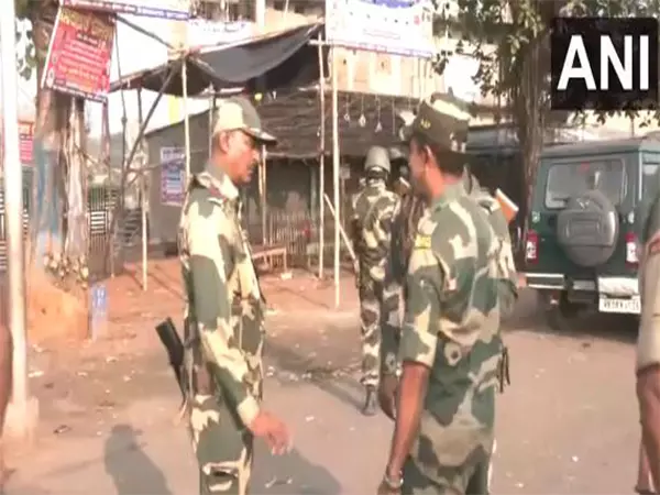 वक्फ अधिनियम को लेकर हिंसा पर काबू पाया गया, Police ने कार्रवाई की चेतावनी दी वक्फ अधिनियम को लेकर हिंसा पर काबू पाया गया, Police ने कार्रवाई की चेतावनी दी
