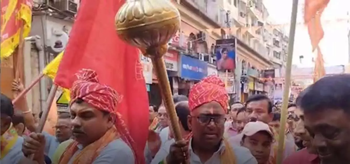 विधायक का दिखा अनूठा अंदाज, हनुमान जयंती पर हाथ में गदा लेकर निकले विधायक का दिखा अनूठा अंदाज, हनुमान जयंती पर हाथ में गदा लेकर निकले