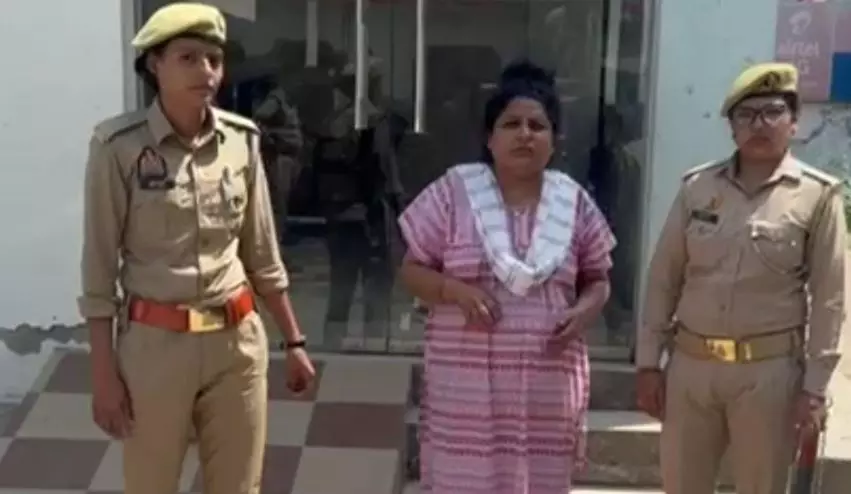 Bareilly में फर्जी गैंगरेप का खुलासा, महिला समेत तीन गिरफ्तार Bareilly में फर्जी गैंगरेप का खुलासा, महिला समेत तीन गिरफ्तार
