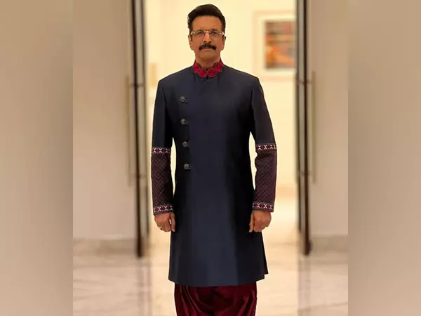 Javed Jaffrey ने अपने फ़ॉलोअर्स को एक्स अकाउंट हैक होने के बारे में सचेत किया Javed Jaffrey ने अपने फ़ॉलोअर्स को एक्स अकाउंट हैक होने के बारे में सचेत किया