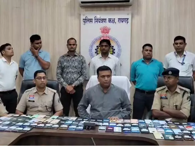 साइबर सेल को मिली बड़ी सफलता, 101 गुम और चोरी मोबाइल रिकवर साइबर सेल को मिली बड़ी सफलता, 101 गुम और चोरी मोबाइल रिकवर