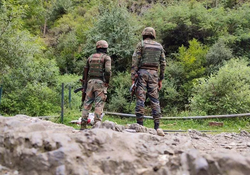 Jammu-श्रीनगर राजमार्ग पर सुरक्षा बढ़ा दी Jammu-श्रीनगर राजमार्ग पर सुरक्षा बढ़ा दी