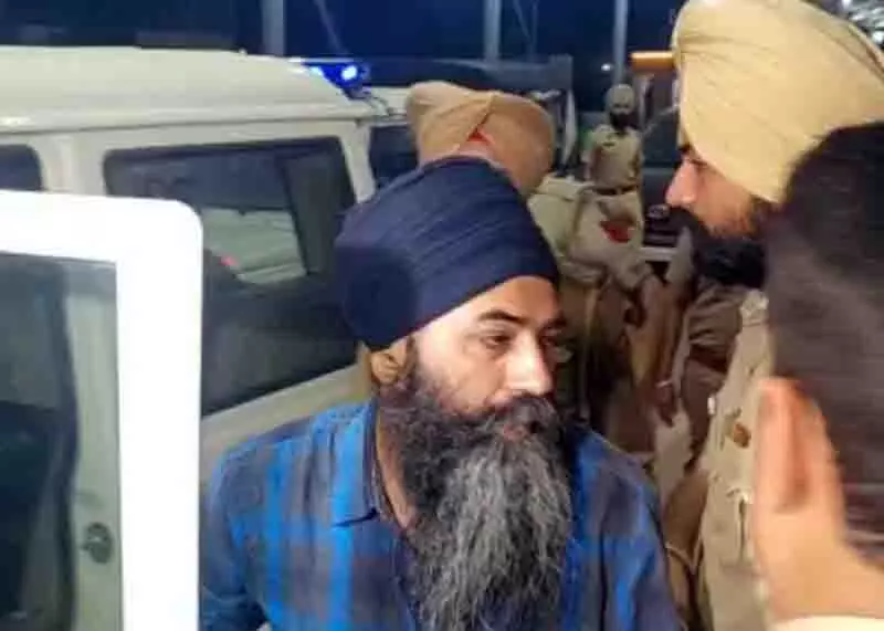 Amritpal के सहयोगी को 4 दिन की पुलिस रिमांड पर भेजा गया Amritpal के सहयोगी को 4 दिन की पुलिस रिमांड पर भेजा गया