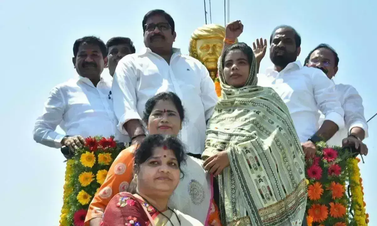 Andhra: कमजोर वर्गों का विकास ही फुले को सच्ची श्रद्धांजलि Andhra: कमजोर वर्गों का विकास ही फुले को सच्ची श्रद्धांजलि