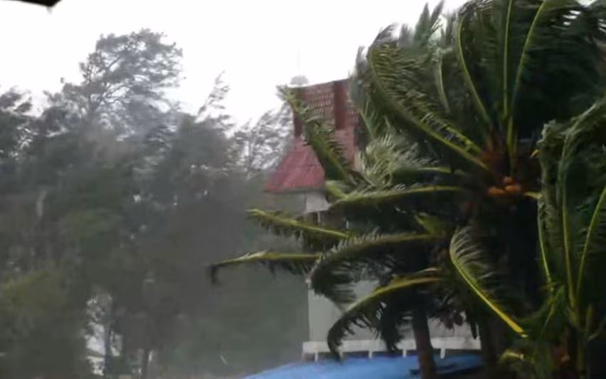 Kerala में अगले 5 दिनों तक जारी रहेगी गर्मी की बारिश येलो अलर्ट, कल्लकदल चेतावनी जारी Kerala में अगले 5 दिनों तक जारी रहेगी गर्मी की बारिश येलो अलर्ट, कल्लकदल चेतावनी जारी