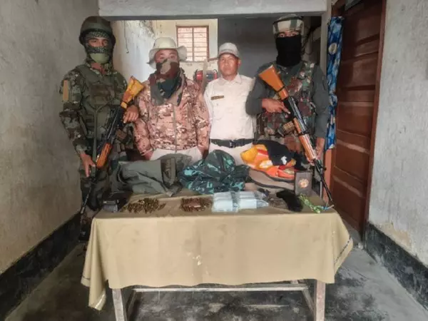 Manipur: सुरक्षा बलों ने विभिन्न जिलों में तलाशी अभियान चलाया, हथियार और गोला-बारूद बरामद Manipur: सुरक्षा बलों ने विभिन्न जिलों में तलाशी अभियान चलाया, हथियार और गोला-बारूद बरामद