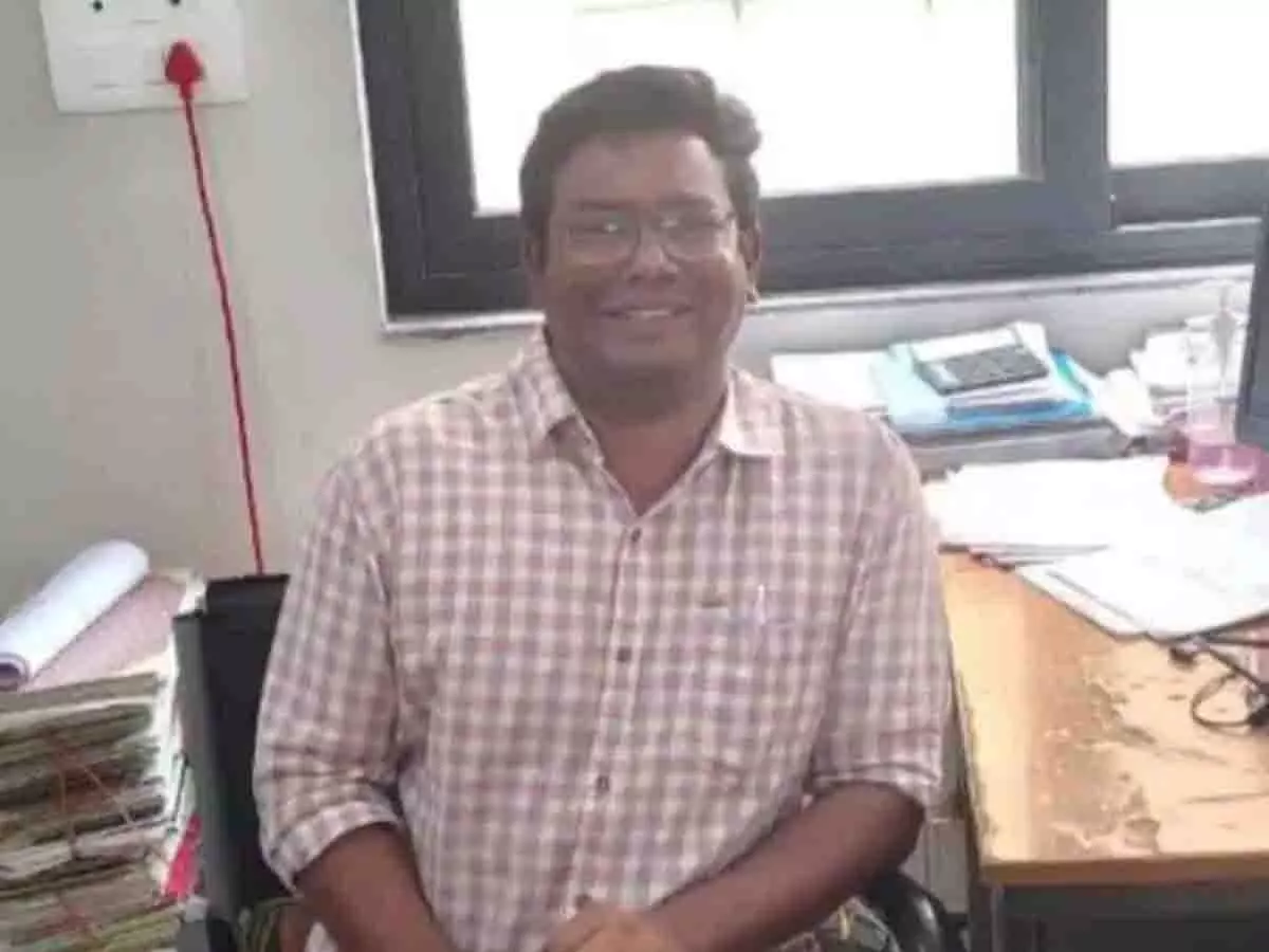 ACB ने जगित्याल कोषागार कार्यालय के अकाउंटेंट को 7,000 रुपये की रिश्वत लेते पकड़ा ACB ने जगित्याल कोषागार कार्यालय के अकाउंटेंट को 7,000 रुपये की रिश्वत लेते पकड़ा