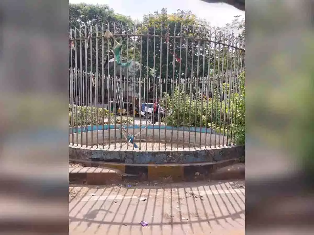Falaknuma का दशकों पुराना फव्वारा मरम्मत का इंतजार कर रहा Falaknuma का दशकों पुराना फव्वारा मरम्मत का इंतजार कर रहा
