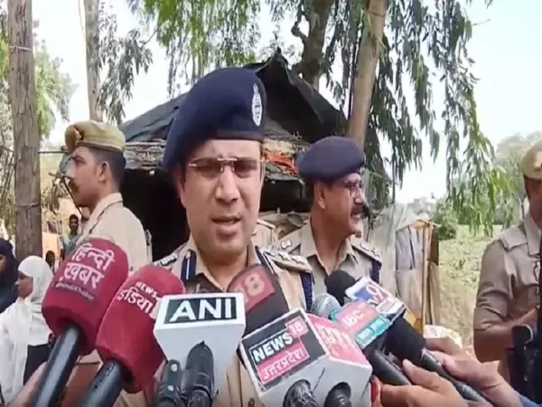 Assam के व्यक्ति ने की अयोध्या में पत्नी और तीन साल के बेटे की हत्या , आरोपी की तलाश जारी Assam के व्यक्ति ने की अयोध्या में पत्नी और तीन साल के बेटे की हत्या , आरोपी की तलाश जारी