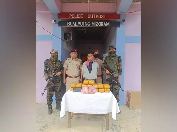 असम राइफल्स ने मिजोरम में 17 किलोग्राम मेथमफेटामाइन की गोलियां जब्त कीं असम राइफल्स ने मिजोरम में 17 किलोग्राम मेथमफेटामाइन की गोलियां जब्त कीं