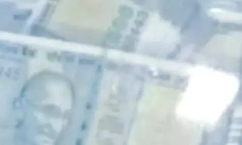 नकली नोट 8 राज्यों में कर रहे थे सप्लाई, पति-पत्नी गिरफ्तार नकली नोट 8 राज्यों में कर रहे थे सप्लाई, पति-पत्नी गिरफ्तार