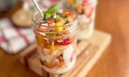 Mango Yogurt Parfait :गर्मियों में पाएं ताज़गी और स्वाद, हेल्दी मैंगो योगर्ट पैराफिट से