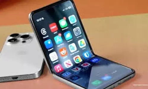 Foldable iPhone: Apple का पहला फोल्डेबल iPhone जल्द होगा लॉन्च Foldable iPhone: Apple का पहला फोल्डेबल iPhone जल्द होगा लॉन्च