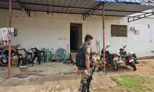 वन विभाग के अधिकारी और कर्मचारी के यहां भी हुई छापेमारी