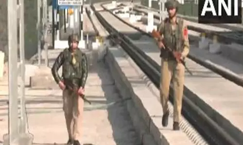 J-K: उधमपुर-श्रीनगर-बारामुल्ला रेल लिंक परियोजना के उद्घाटन से पहले सुरक्षा बढ़ाई गई J-K: उधमपुर-श्रीनगर-बारामुल्ला रेल लिंक परियोजना के उद्घाटन से पहले सुरक्षा बढ़ाई गई