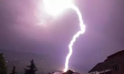 Himachal Pradesh: बिजली गिरने से 3 घर क्षतिग्रस्त