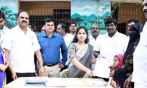 निगम स्कूलों में छात्रों की सहभागिता बढ़ाने के लिए कदम उठाए जाएंगे: Mayor R. Priya निगम स्कूलों में छात्रों की सहभागिता बढ़ाने के लिए कदम उठाए जाएंगे: Mayor R. Priya