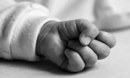 Hamirpur: नन्ही सी जान का अंत, लापरवाही बना मौत का कारण
