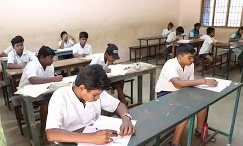 Tamil Nadu: कक्षा 10वीं विज्ञान का प्रश्नपत्र आसान होने से छात्र खुश Tamil Nadu: कक्षा 10वीं विज्ञान का प्रश्नपत्र आसान होने से छात्र खुश