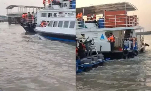 Mumbai : मांडवा के पास नौका में रिसाव, 130 यात्रियों को सुरक्षित बचाया गया Mumbai : मांडवा के पास नौका में रिसाव, 130 यात्रियों को सुरक्षित बचाया गया