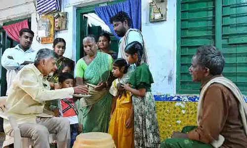 अमीरों को दलितों को सशक्त बनाने के लिए आगे आना चाहिए: CM Naidu अमीरों को दलितों को सशक्त बनाने के लिए आगे आना चाहिए: CM Naidu