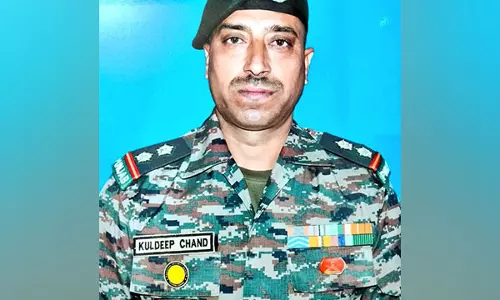 भारतीय सेना ने ऑपरेशन में शहीद हुए JCO सूबेदार कुलदीप चंद की मृत्यु पर शोक व्यक्त किया भारतीय सेना ने ऑपरेशन में शहीद हुए JCO सूबेदार कुलदीप चंद की मृत्यु पर शोक व्यक्त किया