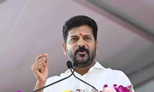 रेवंत ने लॉजिस्टिक मांगों को पूरा करने के लिए RRR के साथ ड्राई पोर्ट पर विचार किया रेवंत ने लॉजिस्टिक मांगों को पूरा करने के लिए RRR के साथ ड्राई पोर्ट पर विचार किया