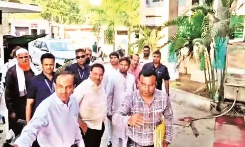 छत्तीसगढ़ पहुंची केंद्रीय टीम, वक्फ संपत्तियों की जुटा रही जानकारी छत्तीसगढ़ पहुंची केंद्रीय टीम, वक्फ संपत्तियों की जुटा रही जानकारी