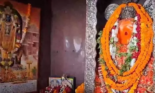 सौ वर्ष पुराने हनुमान गढ़ी मंदिर में उमड़े श्रद्धालु