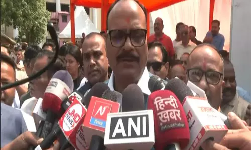 UP उपमुख्यमंत्री ब्रजेश पाठक ने प्रिय बाबूजी टंडन को श्रद्धांजलि दी