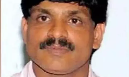 Bengaluru : डिप्टी कमिश्नर के बंगले की जगह पर अतिक्रमण हो रहा Bengaluru : डिप्टी कमिश्नर के बंगले की जगह पर अतिक्रमण हो रहा