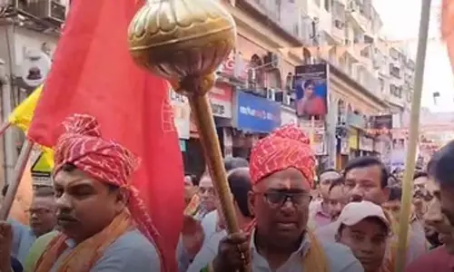 विधायक का दिखा अनूठा अंदाज, हनुमान जयंती पर हाथ में गदा लेकर निकले
