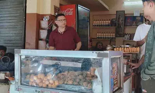 Punjab: आठ दशकों से स्वाद को गुदगुदा रहे, ‘कांग्रेसी’ पकौड़े Punjab: आठ दशकों से स्वाद को गुदगुदा रहे, ‘कांग्रेसी’ पकौड़े