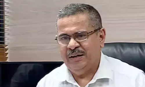 KM अब्राहम के खिलाफ आरोप पुराना है; लेकिन जांच प्रशासन के पास चली गयी KM अब्राहम के खिलाफ आरोप पुराना है; लेकिन जांच प्रशासन के पास चली गयी
