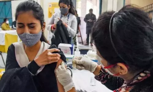 Telangana: हज पैनल ने तीर्थयात्रियों से यात्रा से पहले टीके लगवाने को कहा Telangana: हज पैनल ने तीर्थयात्रियों से यात्रा से पहले टीके लगवाने को कहा
