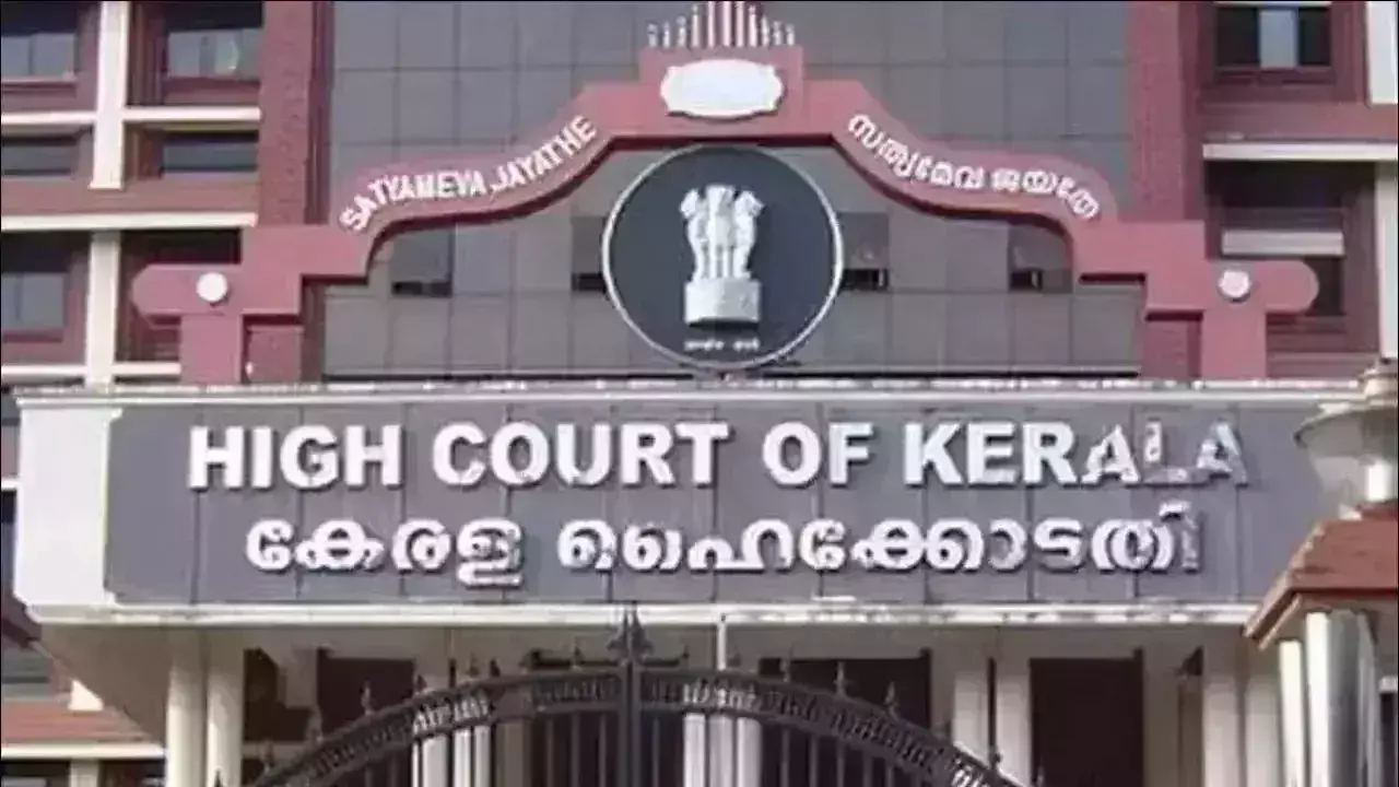 High Court intervention: मुनंबम भूमि विवाद पर अंतिम फैसला रोका गया