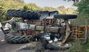 Sanfar में तेज रफ्तार पत्थर भरे ट्रैक्टर-ट्रॉली से हादसा, पुलिस ने दिखाया साहस