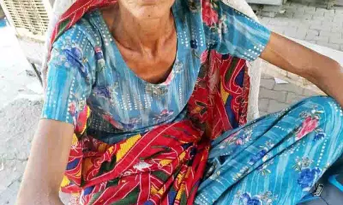 Abohar में रोडवेज कर्मचारियों ने महिला और उसके परिजनों की पिटाई की Abohar में रोडवेज कर्मचारियों ने महिला और उसके परिजनों की पिटाई की