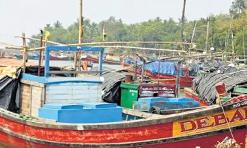 Odisha में मछली पकड़ने पर प्रतिबंध से प्रभावित मछुआरों को मिलेगी 15 हजार रुपये की सहायता Odisha में मछली पकड़ने पर प्रतिबंध से प्रभावित मछुआरों को मिलेगी 15 हजार रुपये की सहायता