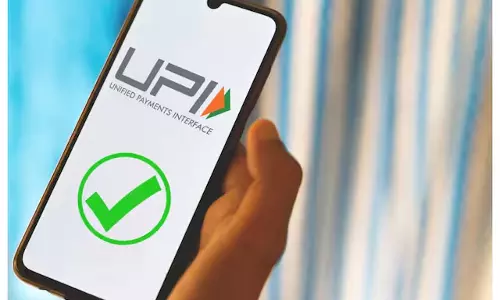 UPI: तकनीकी गड़बड़ी के बाद यूपीआई के जरिए डिजिटल पेमेंट सर्विस फिर से शुरू UPI: तकनीकी गड़बड़ी के बाद यूपीआई के जरिए डिजिटल पेमेंट सर्विस फिर से शुरू