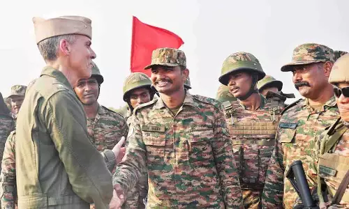 US और भारतीय सैनिकों ने AP के काकीनाडा समुद्र तट पर बड़े पैमाने पर संयुक्त लैंडिंग अभ्यास किया