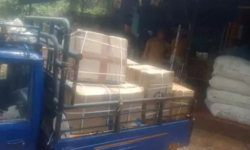 Kerala: मलप्पुरम में पुलिस ने ऑनलाइन मिले पटाखे जब्त किए