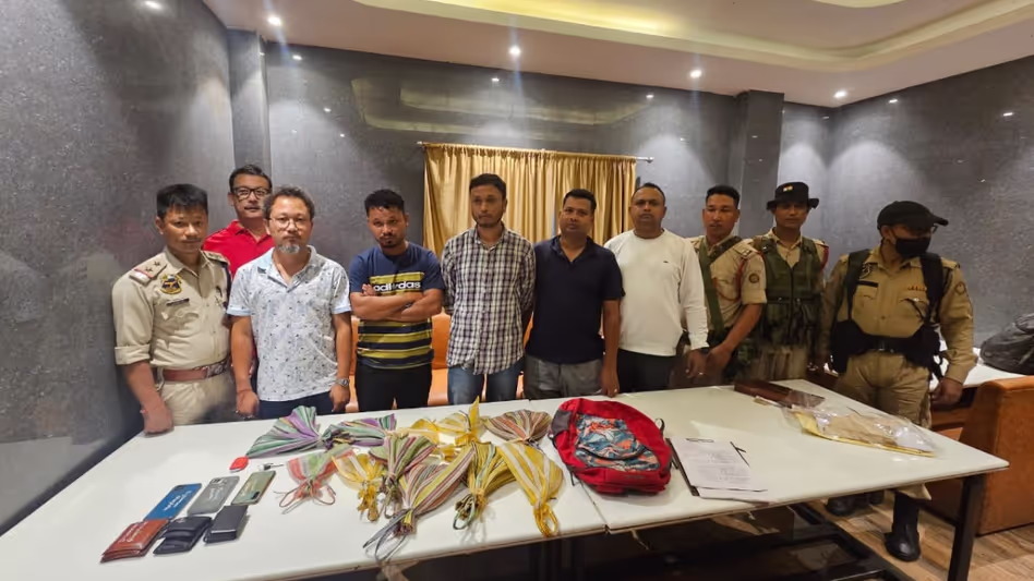 एसटीएफ ने Dibrugarh में वन्यजीव तस्करी रैकेट का भंडाफोड़ किया 11 टोके गेको बचाए गए एसटीएफ ने Dibrugarh में वन्यजीव तस्करी रैकेट का भंडाफोड़ किया 11 टोके गेको बचाए गए