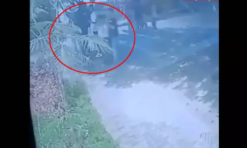 LIVE वीडियो आकाशीय बिजली गिरने का, मची अफरा-तफरी LIVE वीडियो आकाशीय बिजली गिरने का, मची अफरा-तफरी