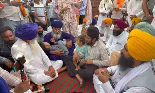 Akal Takht के जत्थेदार ने कंग गांव में मारी गई महिला के परिवार से मुलाकात की
